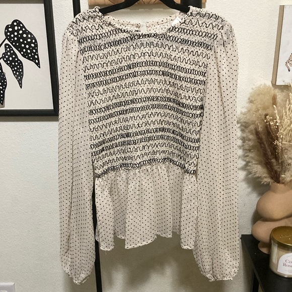 mine Tops - Ruched Top ✨🖤